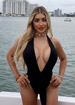 Diosa Mariela image 3 of 4