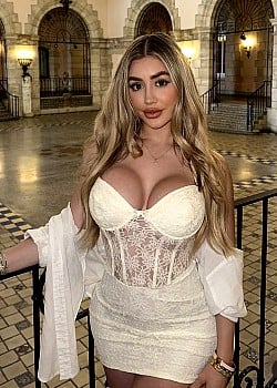 Diosa Mariela image 1 of 4