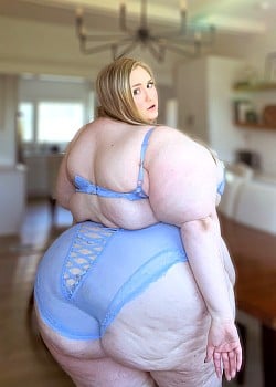 Dumplin image 2 of 4