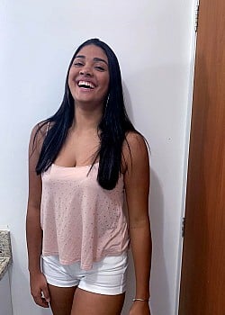 Eduarda Marcondes image 2 of 4