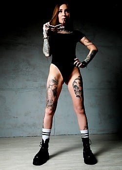 Effy Lil image 2 of 3