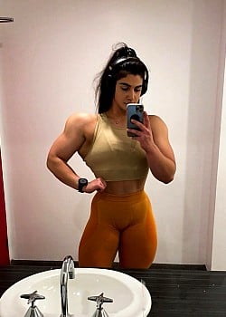 Efi Sarris image 1 of 1