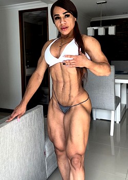 Eilin Castano image 2 of 4
