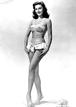 Elaine Stewart image 2 of 4