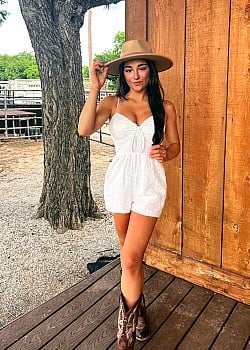 Elena Arenas image 3 of 4