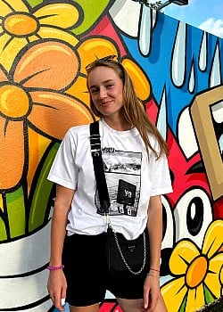 Elena Rybakina image 2 of 4