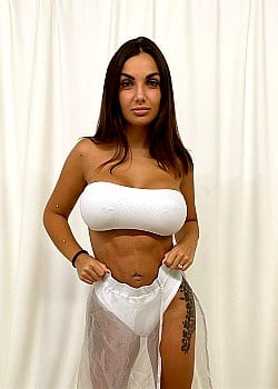 Elettra Lamborghini image 2 of 3