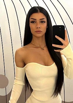 Eli Petrova image 2 of 2