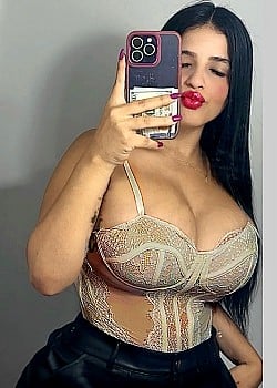 Elianys Maza image 2 of 4