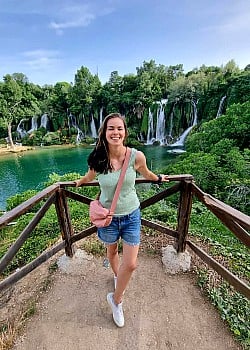 Elif Uzun image 3 of 3