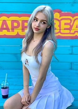 Elina Karimova image 4 of 4