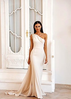 Eliska Buckova image 2 of 4