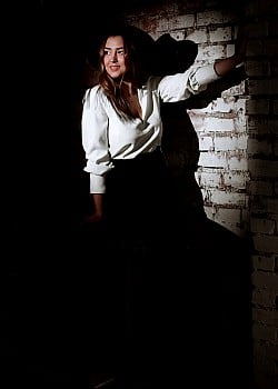 Eliz Gry image 3 of 3