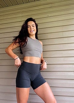Elizabeth Cui image 2 of 3