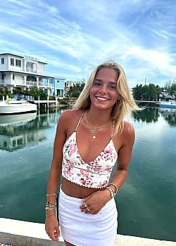 Elizabeth Kaye image 2 of 2