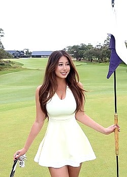 Elizabeth Pang image 1 of 3