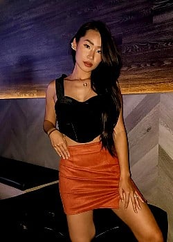 Elizabeth Tran image 4 of 4