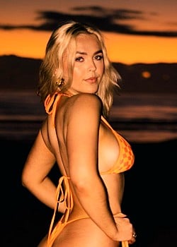Ella Redmond image 2 of 4