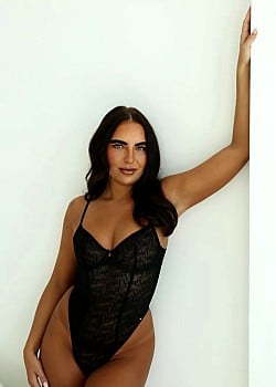 Ellana Robinson image 1 of 3