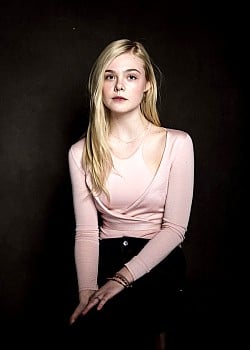 Elle Fanning image 2 of 3