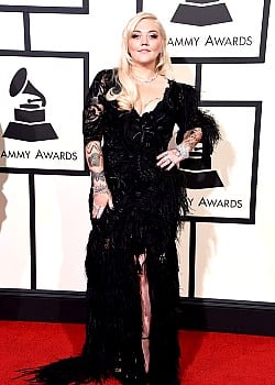 Elle King image 2 of 3