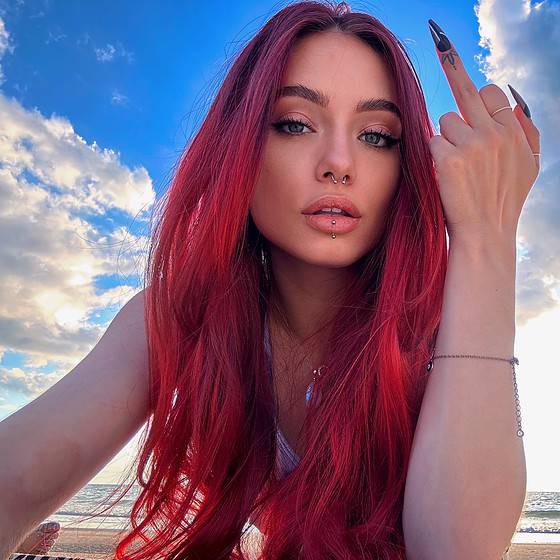 Elle Lovely - Free nude pics, galleries & more at Babepedia