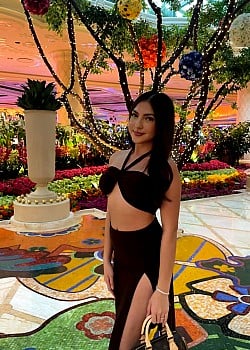 Elle Paris Legaspi image 2 of 2