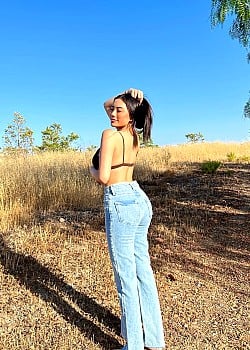 Ellerie Marie image 3 of 3