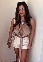 Ellie Robertson profile photo