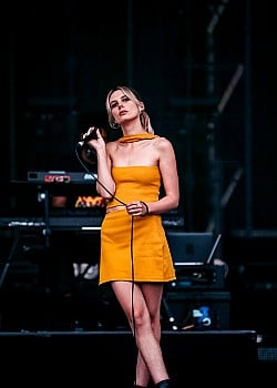 Ellie Rowsell image 4 of 4
