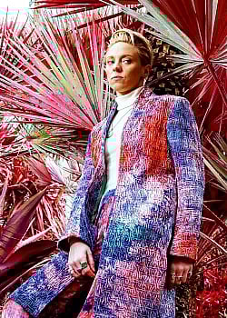 Elly Jackson image 2 of 2
