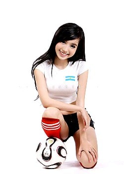 Elly Tran Ha image 3 of 4