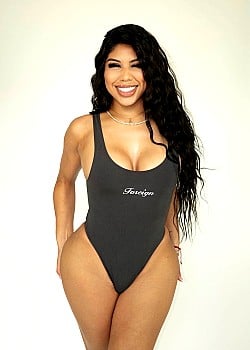Elly Zavala image 1 of 4