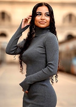 Ema Cuevas image 4 of 4