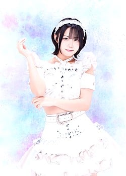 Ema Seina image 1 of 2