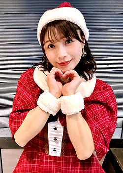 Emi Nitta image 3 of 3