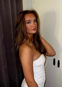Emilia Kondziak image 3 of 4