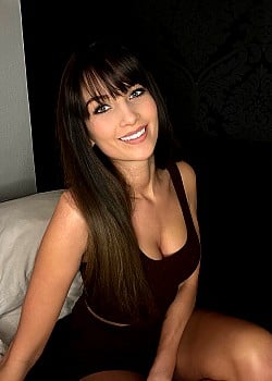 Emilia Mason image 2 of 3