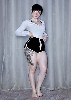 Emily Acacia image 3 of 4
