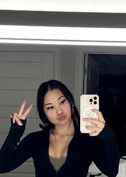 Emily Choi image 1 of 1