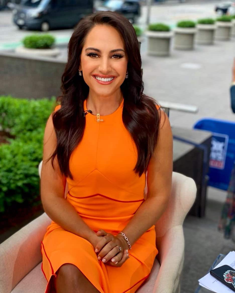 Emily Compagno - Free pics, galleries & more at Babepedia