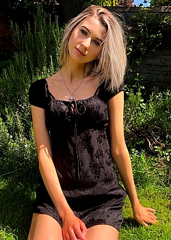 Emily Jade image 3 of 4