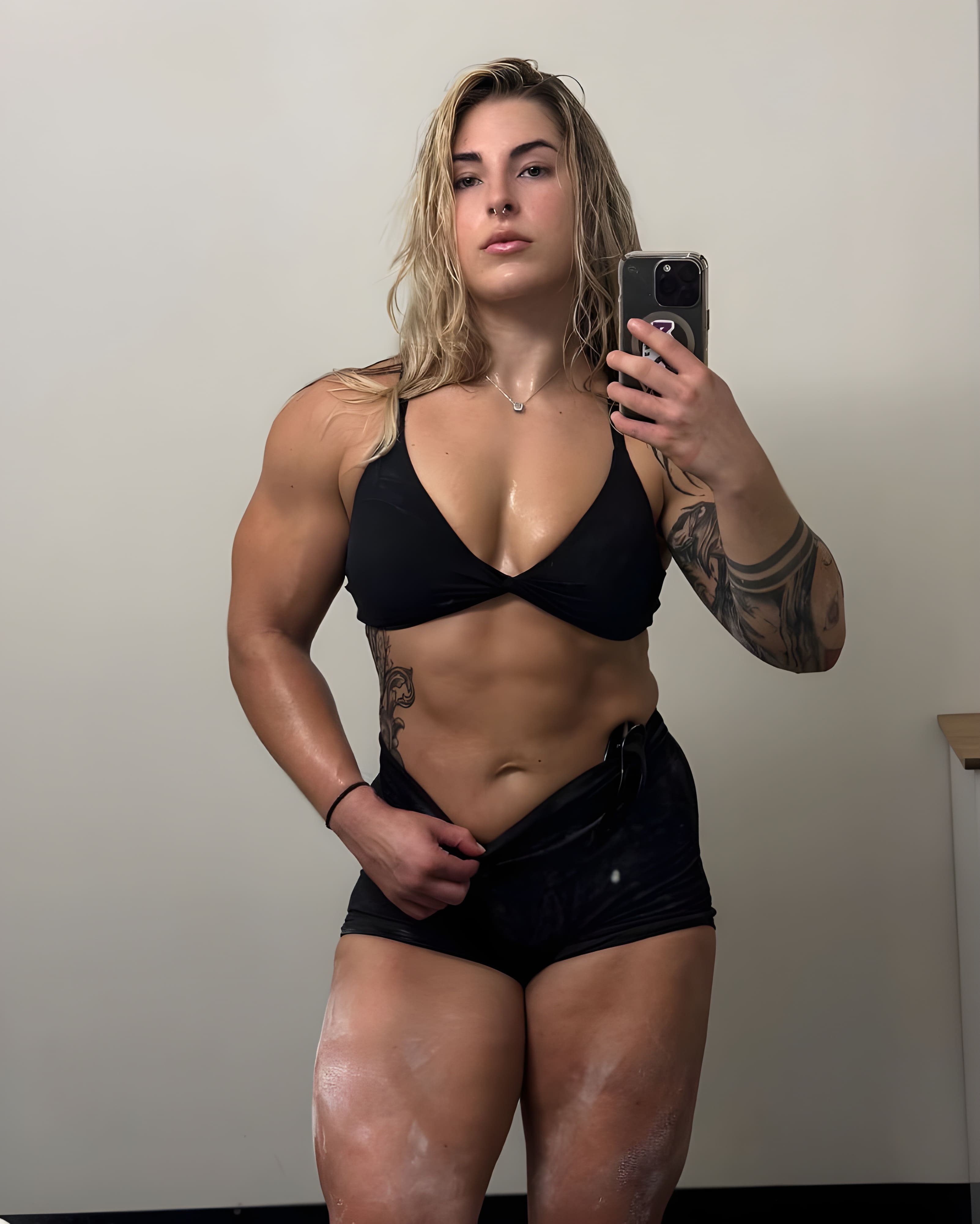 Emily Joel - Free pics, galleries & more at Babepedia