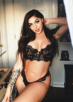 Emily Rinaudo image 4 of 4