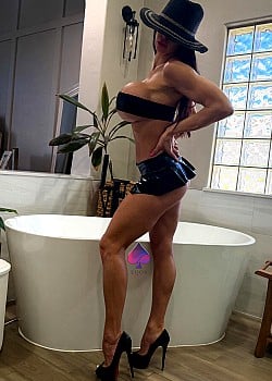 Emily Salazar (Onlyfans) image 2 of 4