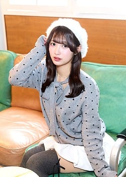 Emina Hanamori image 1 of 2