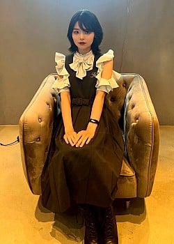 Emiri Suyama image 1 of 1