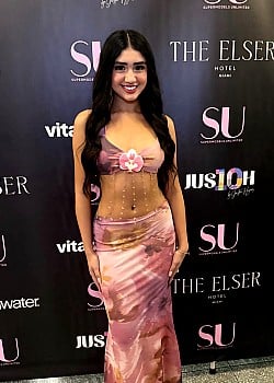 Emma Areli image 2 of 4