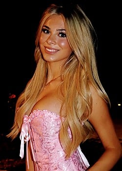 Emma McGill image 2 of 3