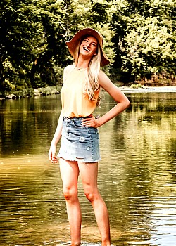 Emma Monks image 4 of 4